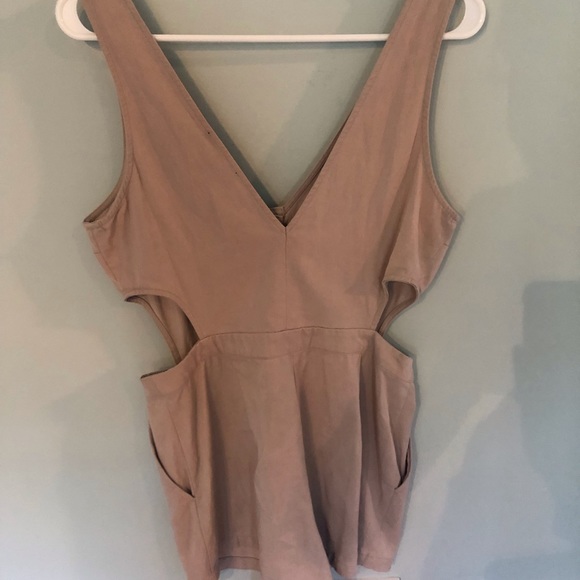 Romper - Picture 4 of 4